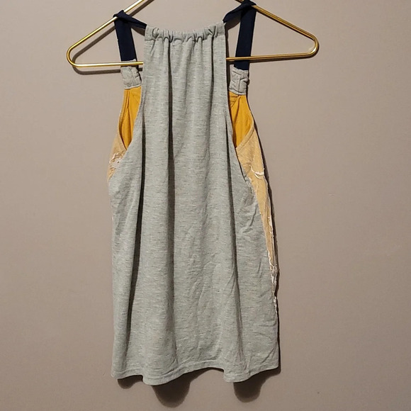 C 31: REWIND: SIZE XS WOMENS TOP - Picture 3 of 3